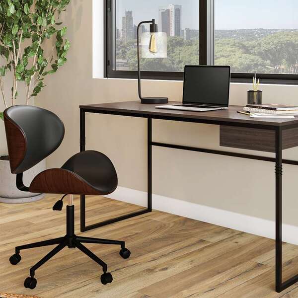 Cadeira De Escritório Diretor Giratória Hamar Preta