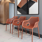 Cadeira de Jardim em Plástico 80x54x60cm com Braço Terracota Forte Plástico