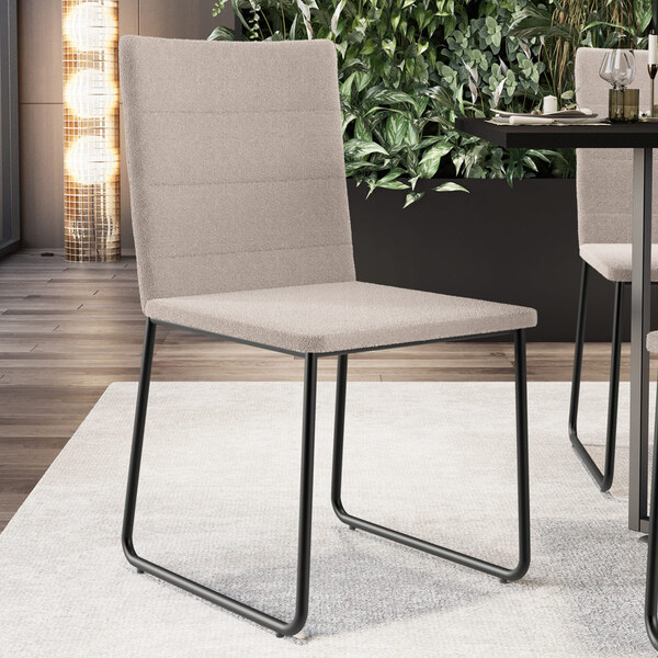 Cadeira Decorativa Estofada Para Sala De Jantar Preto Maya L0