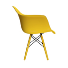 Cadeira Eames Com Braço Amarelo Banana Pés Em Polipropileno