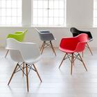 Cadeira Eames Daw - Branco - Madeira Clara