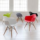 Cadeira Eames DAW - Vermelho - Base De Madeira Clara