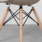 Cadeira Eames Eiffel Dsw Em Polipropileno Com Base Madeira -