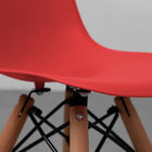 Cadeira Eiffel Infantil Base Madeira - Vermelha