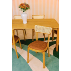 Cadeira Eva - Elegância e Conforto em um Design Compacto