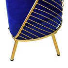 Cadeira M Sofisticada Com Almofadas Azuis