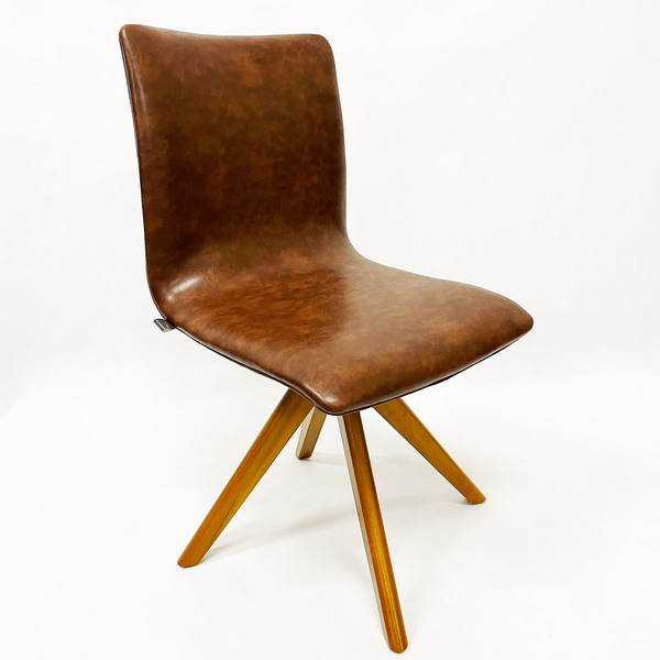 Cadeira Para Jantar Amanda Cor Whisky Base Madeira Nobre Gira