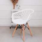 Cadeira Web Branca E Madeira