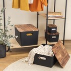 Caixa Organizadora Plástico Preta Canelada com Tampa de Acácia 38,5x29,5x23cm 23L Oikos