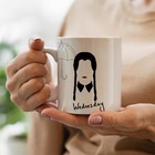 Caneca Wednesday Wandinha Criticas Construtivas