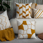 Capa Almofada Linho Bordada Boucle Mostarda 50x50cm Concept