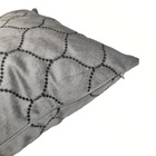 Capa Para Almofada Em Veludo Bordado Supreme Quadrada Cinza