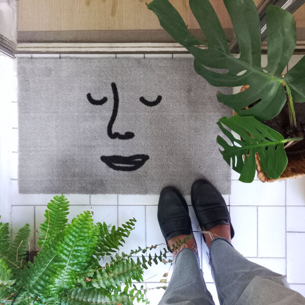 Capacho Rosto Linhas Cinza - 0,40 X 0,60