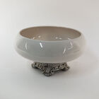 Centro De Mesa De Cerâmica Branco Off-white Liso E Pé Prata