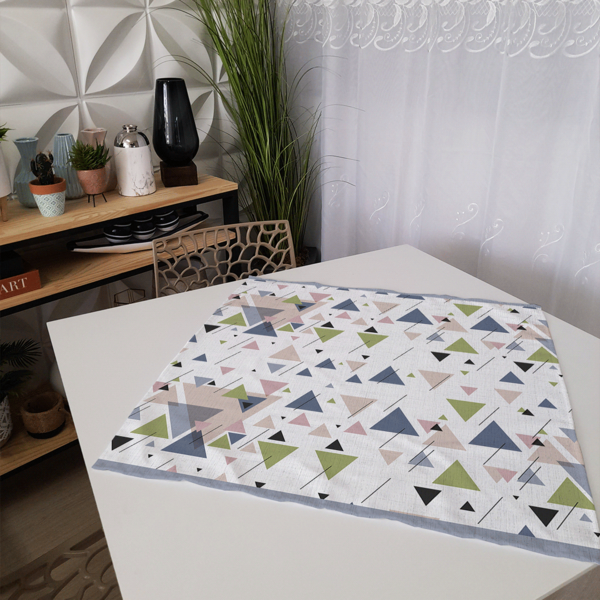 Centro De Mesa Triângulos 70cm X 70cm Único
