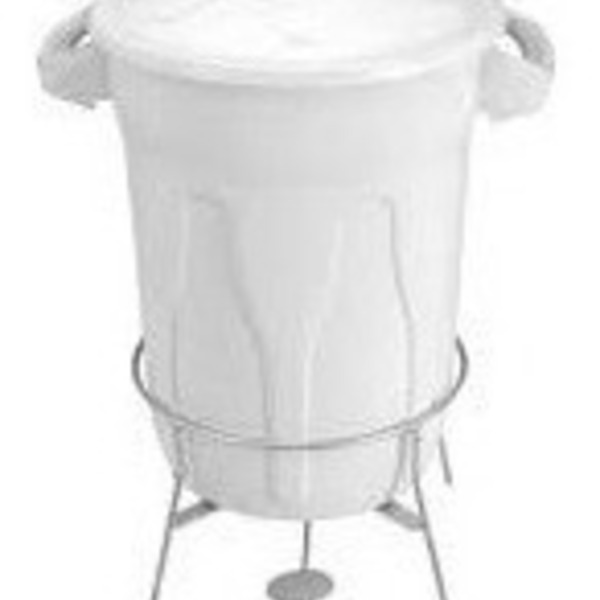 Cesto Lixeira Plástico Pedal Com Armação Em Aço 20 Litros Ver