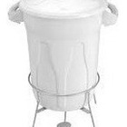 Cesto Lixeira Plástico Pedal Com Armação Em Aço 40 Litros