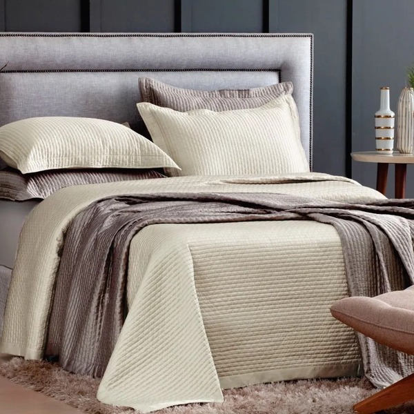 Colcha Melbourne Queen Toque Acetinado 400 Fios Bege Rozac