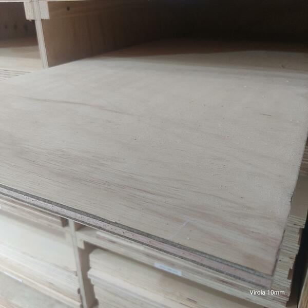 Compensado De Virola Naval (79cm X54cm X 10mm)