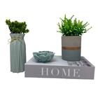 Composição Decorativa Para Sala Com Livro, Vasos E Castiçal