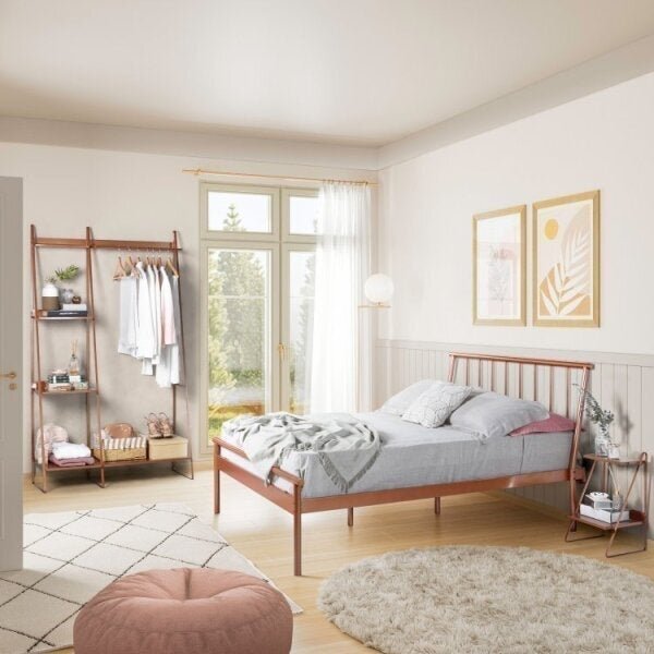 Conjunto Cama Queen, Mesa De Cabeceira E Arara De Roupas Em A