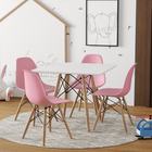 Conjunto De Mesa Eames Eiffel Madeira Infantil 68cm Quadrado