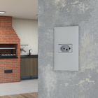 Conjunto de Tomada de Energia 2P+T 10A 4x2 Cinza Pial Plus+