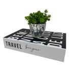 Conjunto Decor Livro E Vaso De Vidro Trabalhado Com Planta