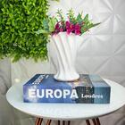 Conjunto Decoração Livro Europa Azul + Vaso Branco Torcido