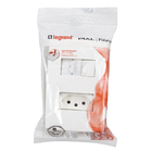 Conjunto de Interruptor Simples com Tomada Energia Branco Pial Plus Legrand