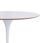 Conjunto Mesa Saarinen Branca 90cm E 4 Cadeiras Kaila Fendi