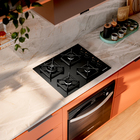 Cooktop 4 Bocas a Gás com Grades de Ferro Fundido e Chamas Especiais Automático Vidro Preto Bivolt BDS62AEUNA Brastemp