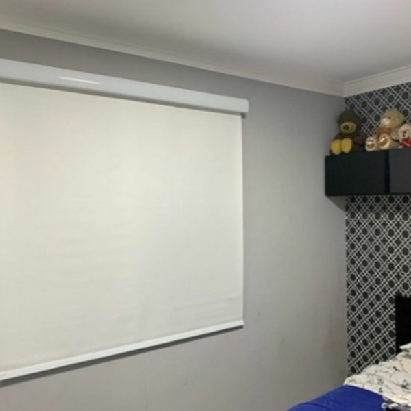 Cortina Rolo Blackout Quarto/sala 1,20 L X 1,30 A Com Bando B