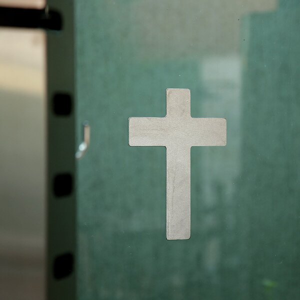 Cruz Crucifixo Para Decoração Em Inox 6x4cm Com Dupla Face