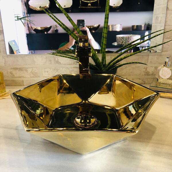 Cuba De Apoio Da Linha Dubai Na Cor Dourada Formato Estrela