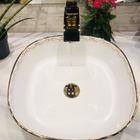 Cuba De Apoio Da Linha Paris Na Cor Branca Com Desenhos Quadr