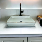 Cuba Para Banheiro Sobrepor Ceramica Branca Detalhe Dourado