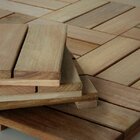 Deck Em Placa De Madeira Modular Base Madeira 30cmx30cm Mader