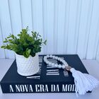 Decoração Sala Livro Fake + Vaso Branco + Colar Japamala