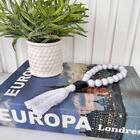 Decoração Sala Livro Fake + Vaso Branco + Enfeite Colar