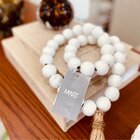 Enfeite Decorativo Colar Branco Em Madeira 52cm Mart