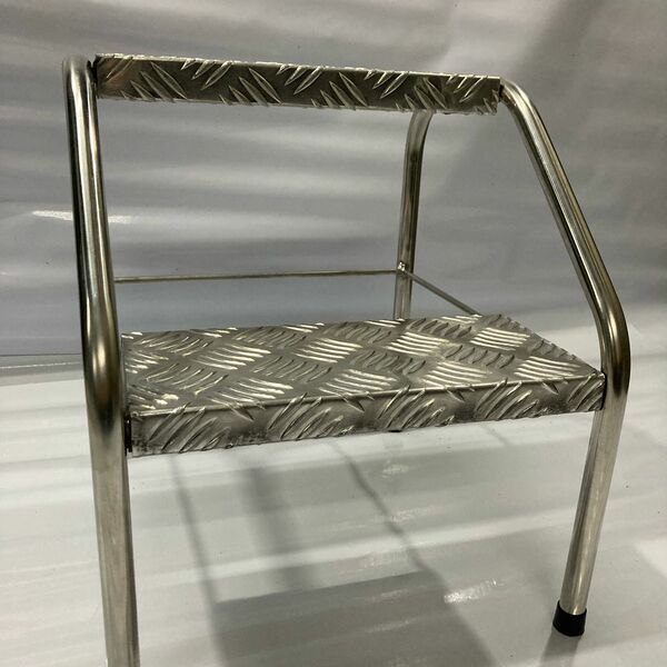 Escada De 2 Degraus Chapa Em Alumínio