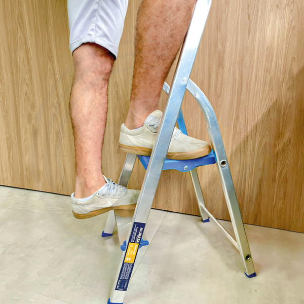 Escada De Alumínio Domestica Residencial Alumasa - 2 Degraus