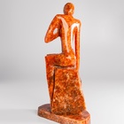 Escultura Abstrata Homem Na Pedra Em Calcita Laranja