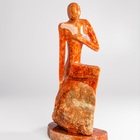 Escultura Abstrata Homem Na Pedra Em Calcita Laranja