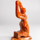 Escultura Abstrata Mulher Alongando Em Calcita Laranja