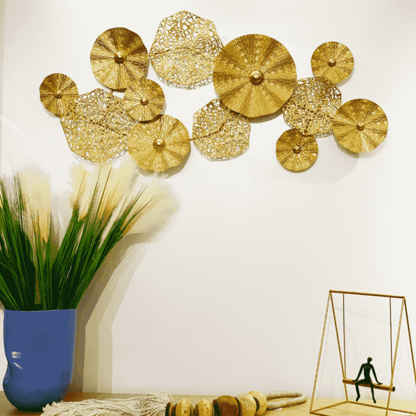 Escultura De Parede Círculos Metalicos Florais Dourados