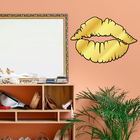 Escultura De Parede Decorativo Makeup Boca Mdf 6mm Dourado 60