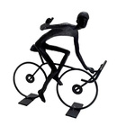 Escultura Decorativa Ciclista Em Resina Preto 15cm Na0900 Btc