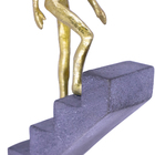 Escultura Decorativa Homem Escada Em Poliresina Dourado 16 Cm